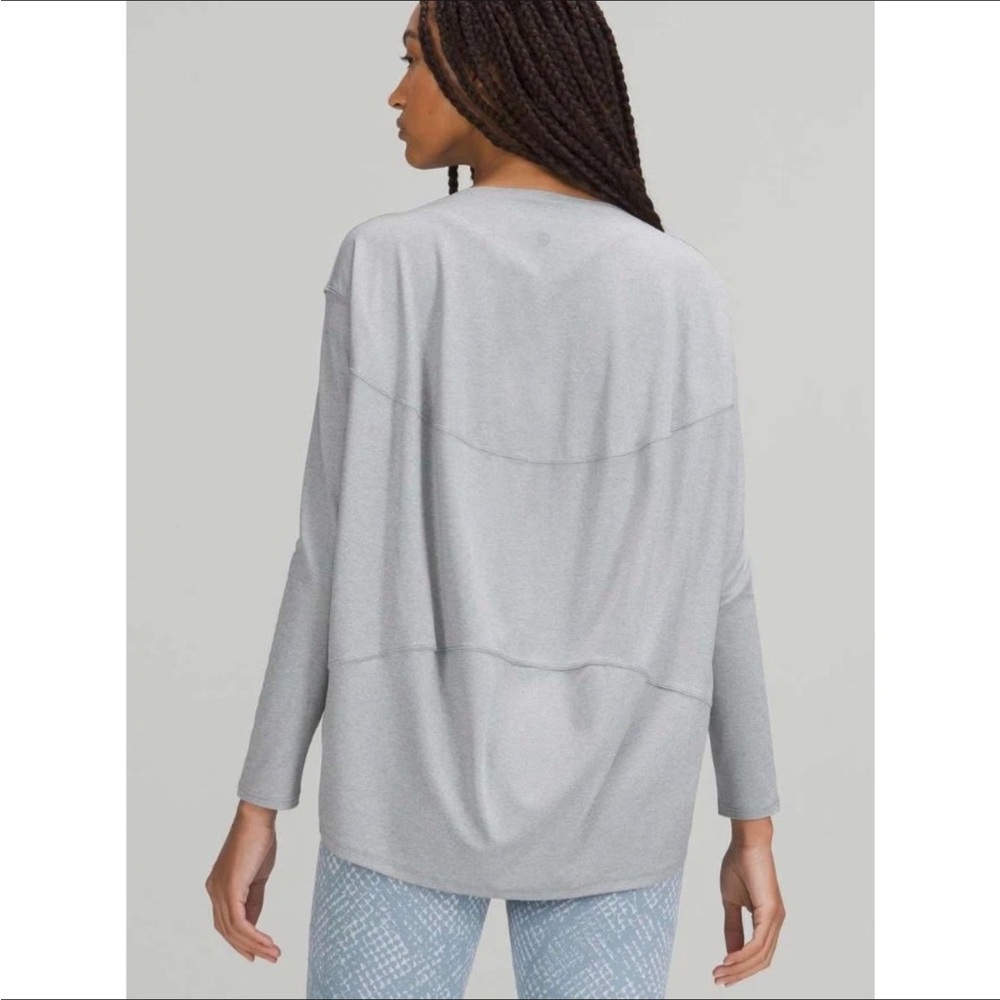 Lululemon Women's Back In Action Long Sleeve Gray Long Sleeve Tshirt - Picture 2 of 8